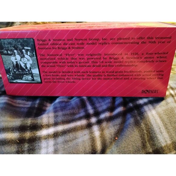 Briggs &Stratton 90thAnniversary Limited Edition Diecast Replica FLYER Basco NIB - Picture 6 of 7